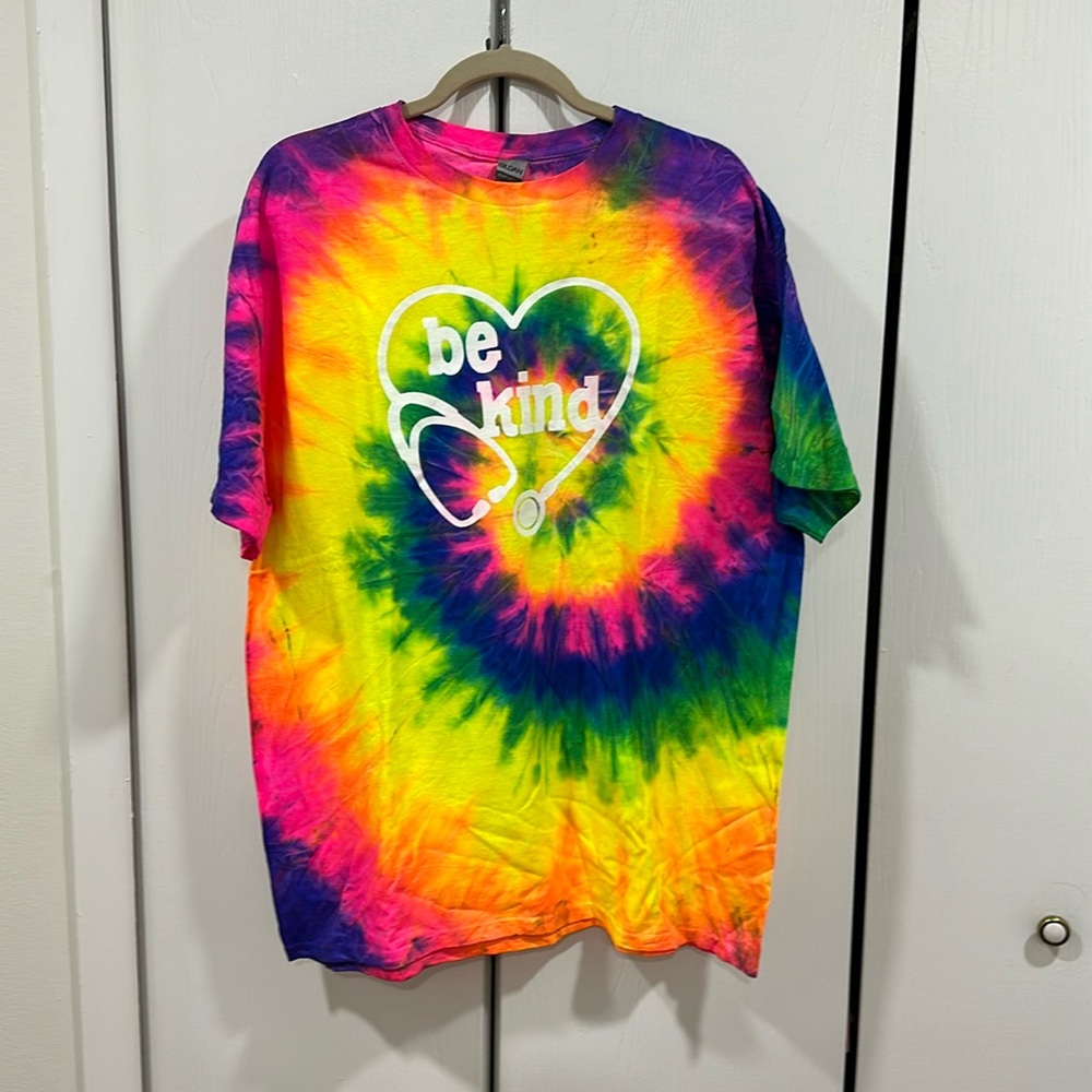 Be kind healthcare tie dye shirt